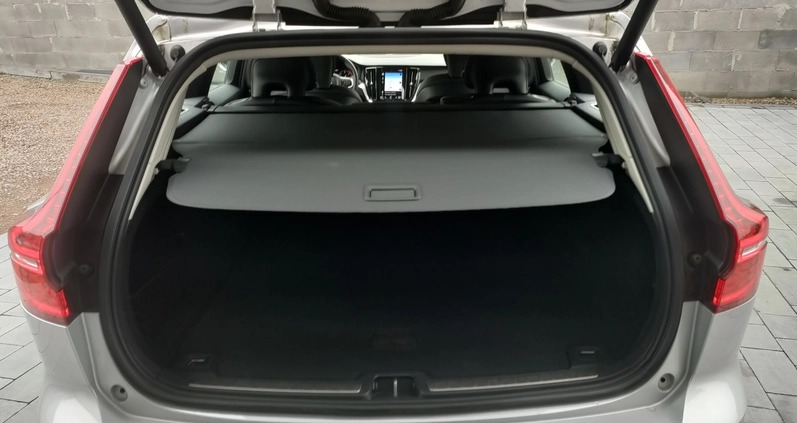 Volvo V60 cena 98277 przebieg: 133000, rok produkcji 2018 z Międzyrzecz małe 742
